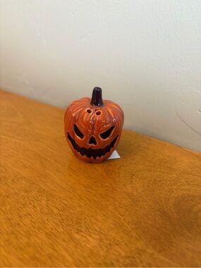 NWT Cracker Barrel Jack-O-Lantern Shaker